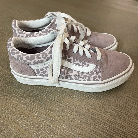 Vans Other - Vans Off The Wall - Grey & Light Pink Leopard